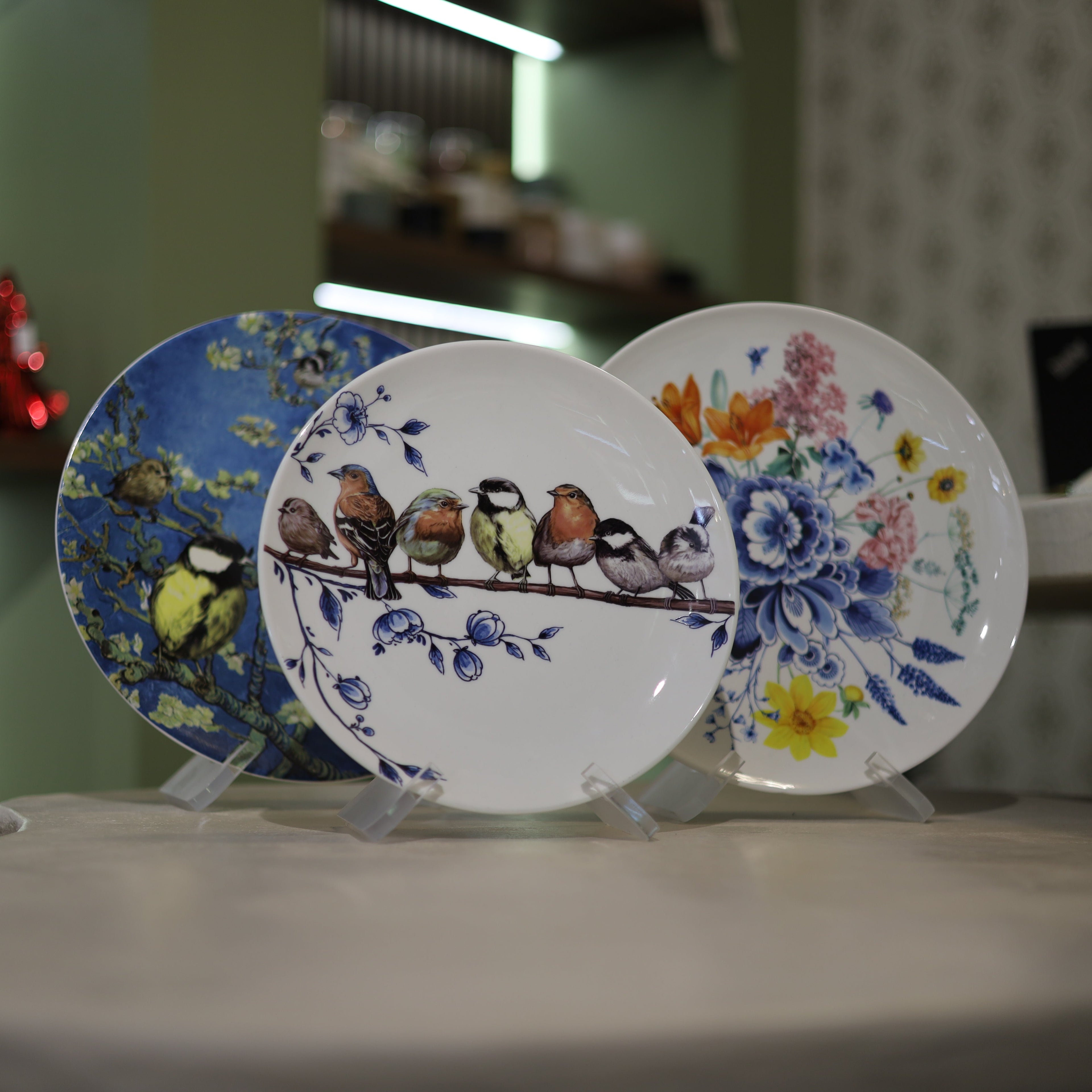 Ceramic Wall Plates for Timeless Interiors