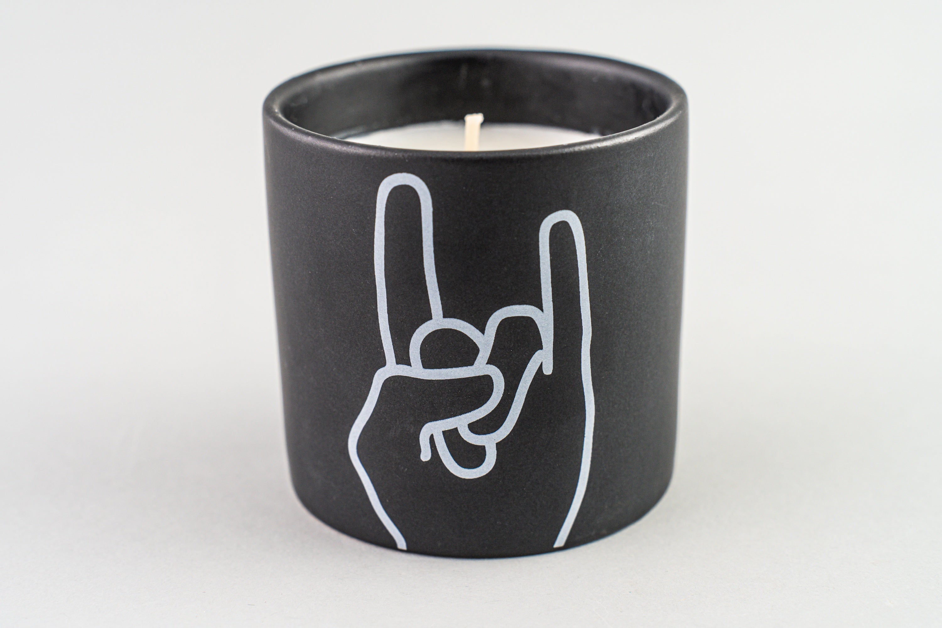 Impressions  Ceramic  Candle  5.75  oz./163g  - Black - Rock On - Leather & Oakmoss