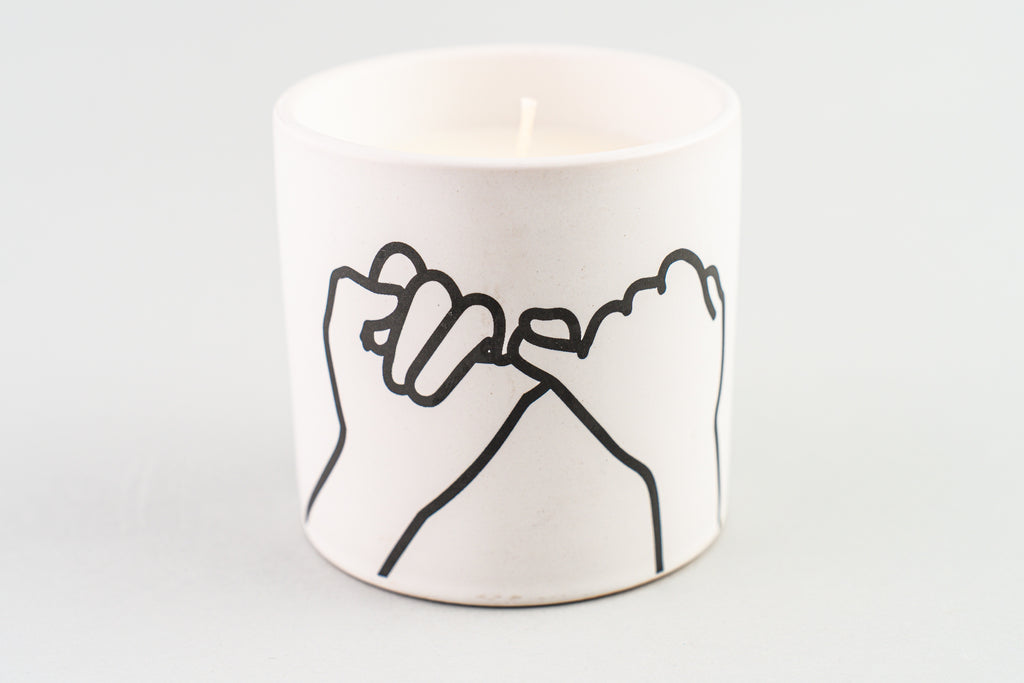 Impressions  Ceramic  Candle  5.75  oz./163g  - White - Pinky Promise - Wild Fig & Cedar
