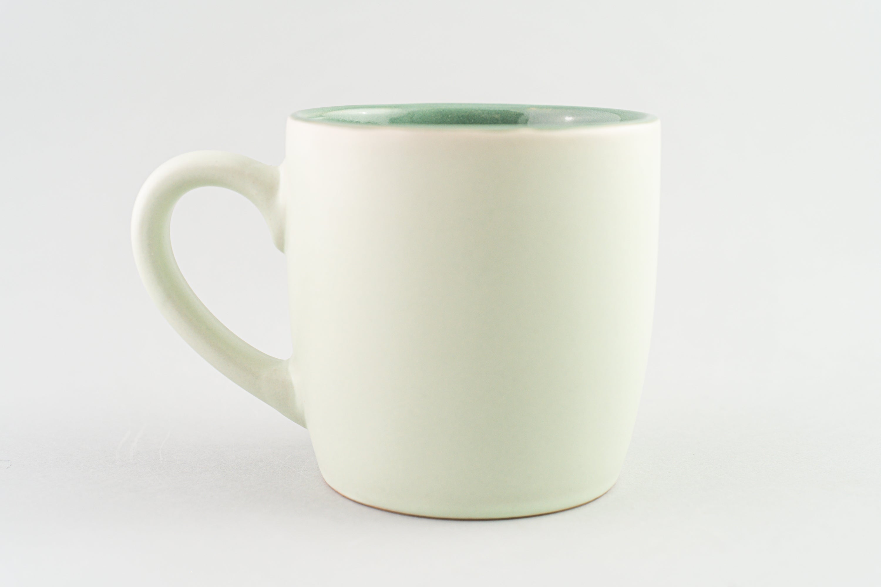 Vintage Sass Boxed Mug - Free Hugs