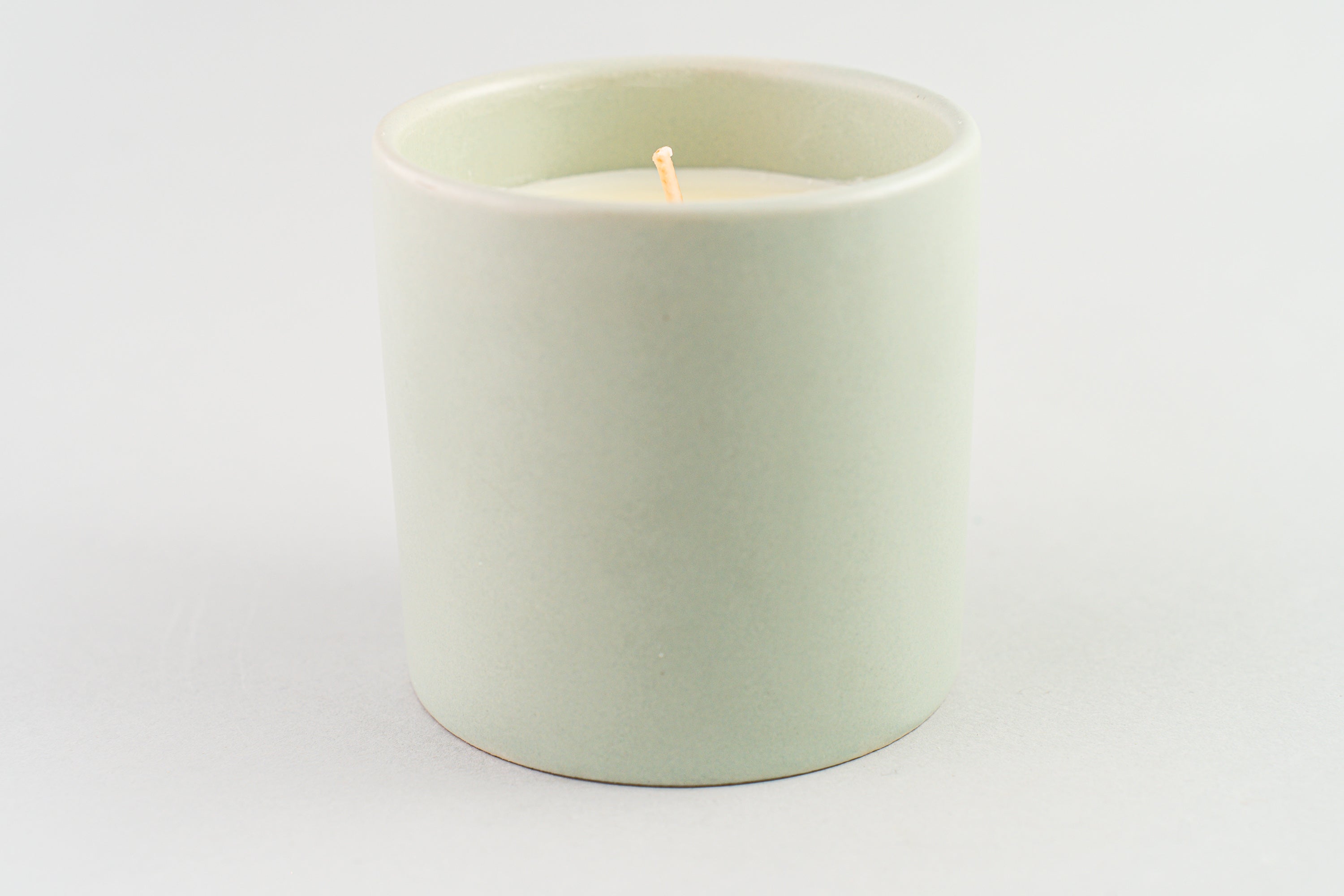 Impressions Ceramic Candle 5.75 oz./163g - Mint- Peace - Lavender & Thyme
