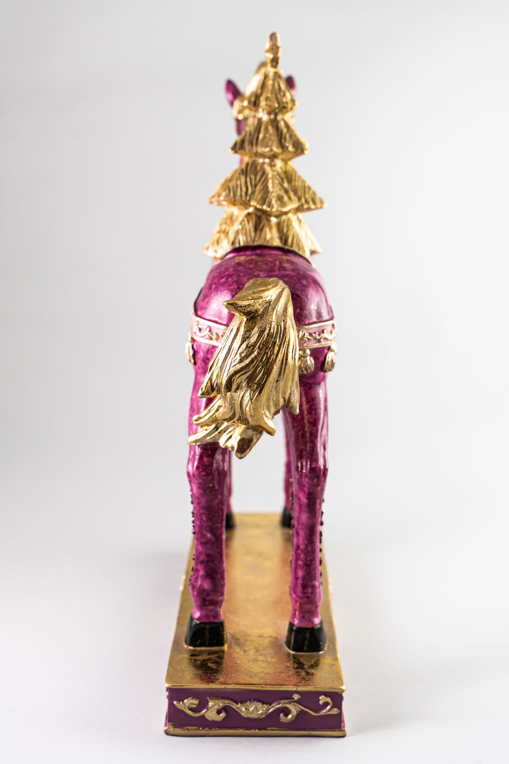 Xmas Pink Resin Horse With Gold Mane And Tree
