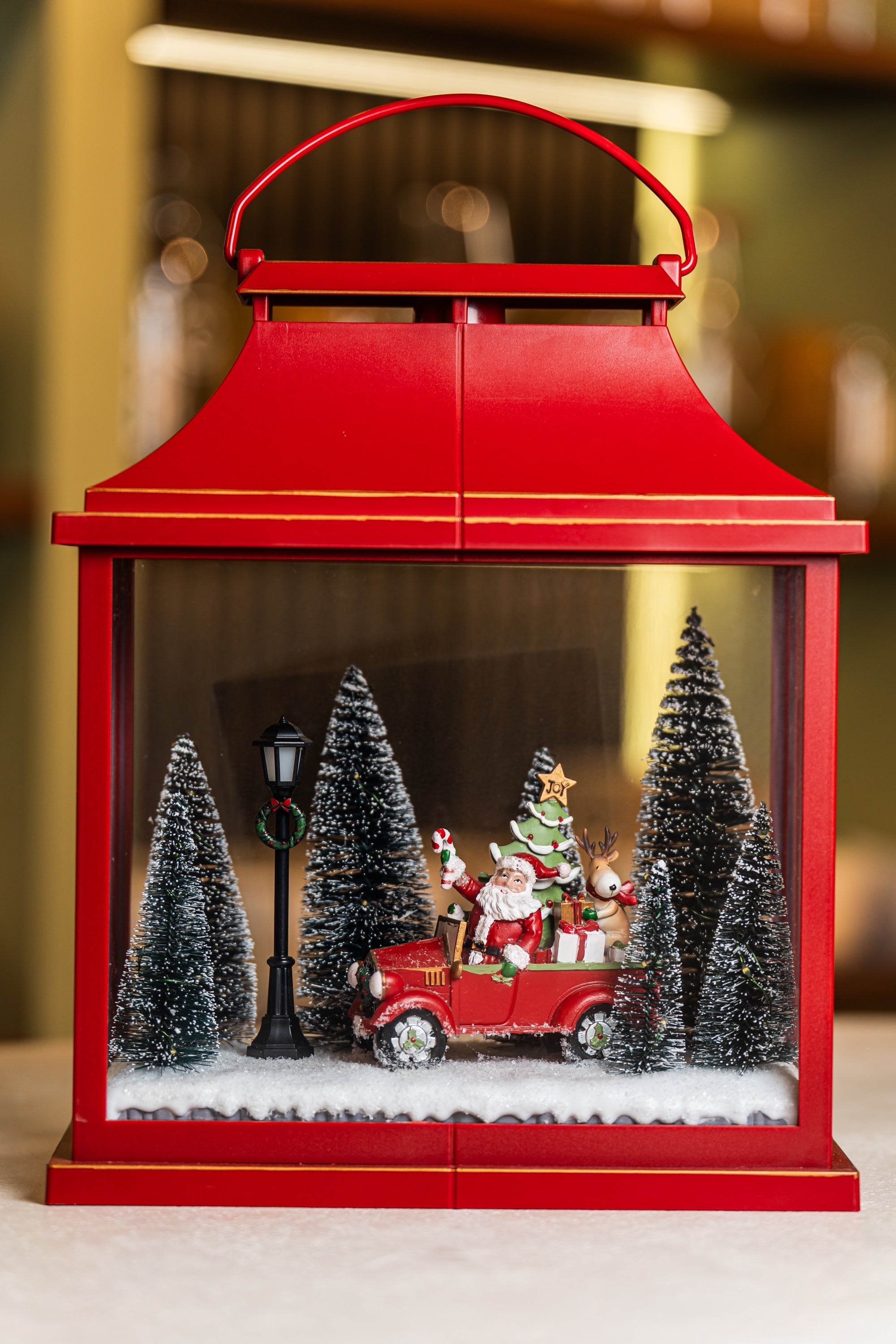 Red Plastic Latern Led Lights With Santa