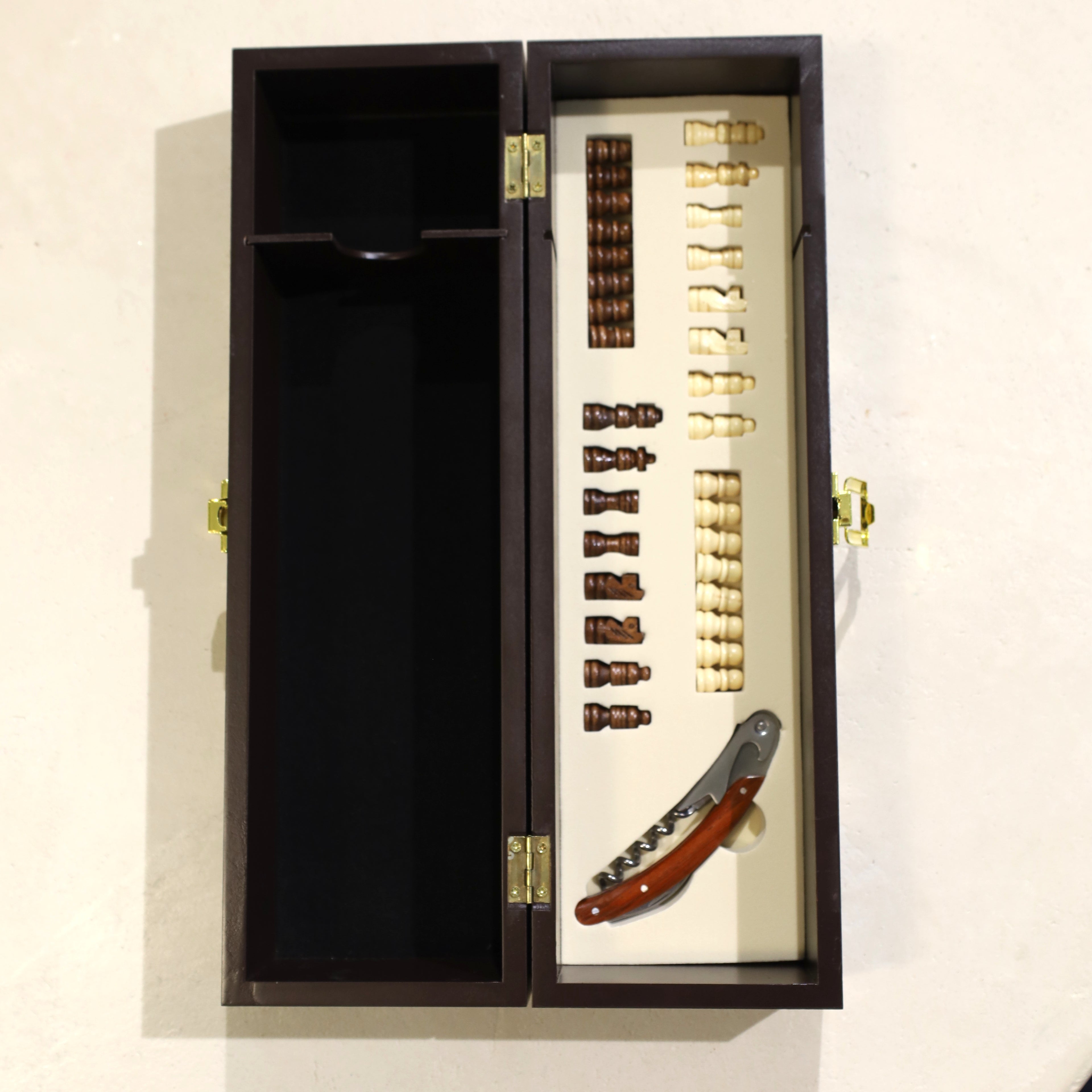 Refined Wine Gift Set with Accessories – A Thoughtful Choice for Wine Lovers
